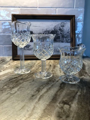 Juego de 3 candelabros festoneados con pedestal de vidrio Homco interiores para el hogar Foto 1 de 4