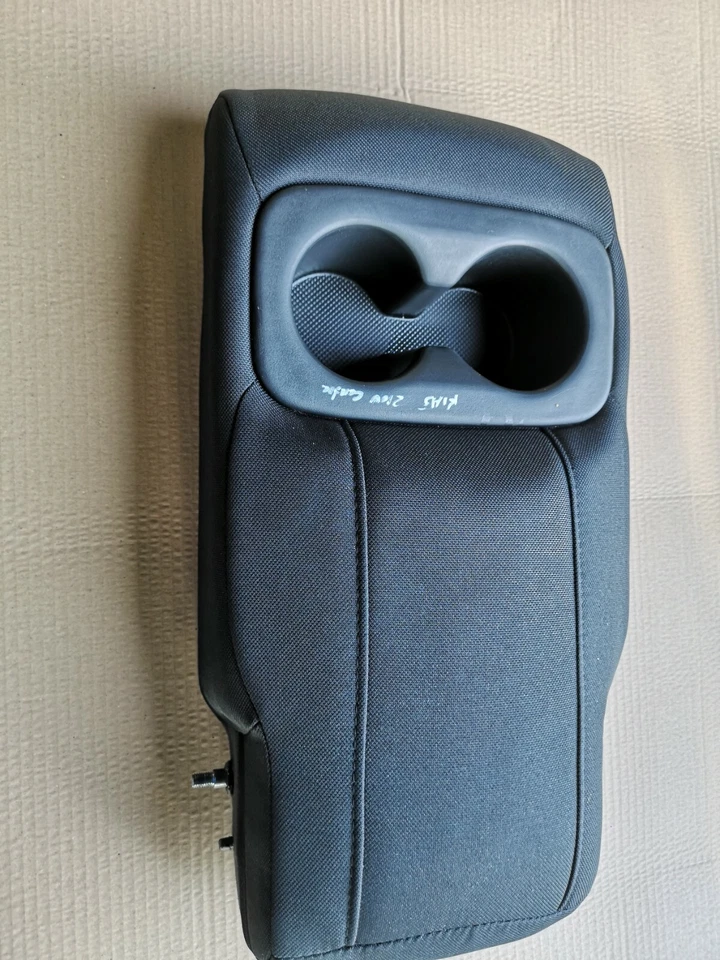 KIA SORENTO 2012 MK2 REPOSABRAZOS TRASERO SOPORTE TAZA Foto 1 de 4