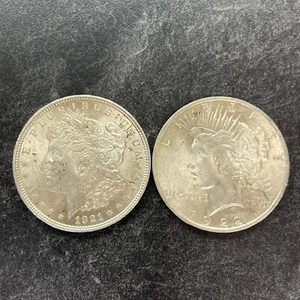 2 1921 P & 1922 P $1 UNITED STATES GENUINE MORGAN & PEACE 90% SILVER DOLLAR LOT - Picture 1 of 4