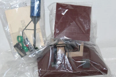 LIONEL  #12835 OPERATING DIESEL FUELING STATION - Image 1 of 2