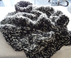 Dicker Pullover Mohair Gr. XL Schwarz Wollweiß Grau Handstrick Neu Rollkragen - Bild 1 von 3