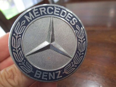 MERCEDES BENZ 2048170616 y A3480 genuino OEM EMBLEMA CORONA LAURAL Y ESTRELLA 2.1/4"" Foto 1 de 4