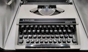 Vintage Silver Seiko Reed Silverette Portable Typewriter W/ Case - Picture 1 of 10