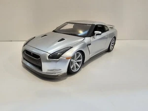 Fast & Furious 1:18 Scale Die-cast Car Brian's Nissan GT-R R35 Silver - Picture 1 of 19