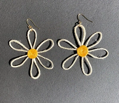 Daisy Earrings Handemade Flower Dainty Dangle Cute Jewelry Summer 2025 Boho - Image 1 of 4