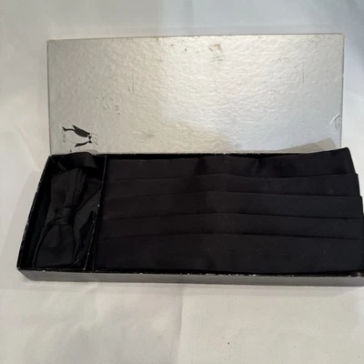 Conjunto de pajarita y faja para hombre John Wanamaker negra seda en caja ropa formal Foto 1 de 4