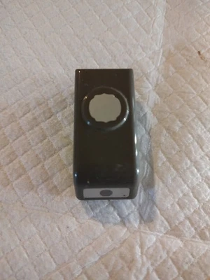 Stampin' Up! Small Scalloped Circle Paper Punch - Image 1 of 4