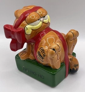 Garfield Ho Ho Ho Ceramic figurine vintage 1981 Enesco 3.5” Christmas Wrap Bow - Picture 1 of 6