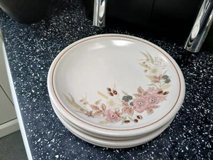 BOOTS HEDGE ROSE SIDE PLATES X 4 - Picture 1 of 2