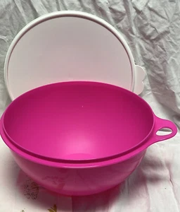 TUPPERWARE Thats A Thatsa That’s A Bowl *NEON PINK* SERVING BOWLS 32 Cups New - Picture 1 of 12