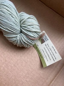 Hinterhoffasern SoSoft DK Merinowolle Garn hellgrün 4 Unzen 260 Yards Potluck - Bild 1 von 10