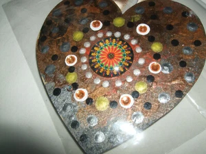 CIONDOLO CUORE LEGNO APPENDERE DIPINTO MANO CM 10X10 MURRINA VETRO MANDALA - Imagen 1 de 6