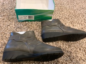 easy street guild comfort booties