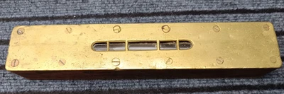 ANCIEN NIVEAU A BULLE en LAITON et BOIS - Photo 1/4