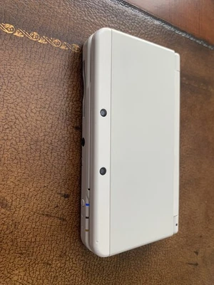 Sistema portátil Nintendo New 3DS - Branco - Imagem 1 de 4