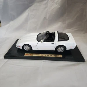 1992 Special Edition Maisto Chevrolet Corvette ZR-1 1:18 Scale Diecast White - Picture 1 of 17