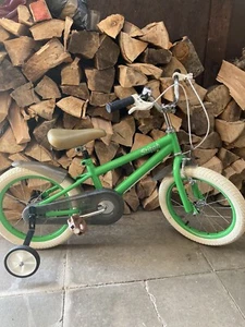 Child Bike Stitch Classic Look With Stabilisers 16 In Wheels 9 in Frame,mud Gard - Picture 1 of 6