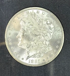 *Brillante fior di conio 1885-CC $1 Morgan Silver Dollar GSA Hoard Hard Pack - Foto 1 di 4