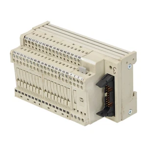 Subbase de conexión pasiva Schneider Electric ABE7-H16S21 UMP usada - Imagen 1 de 7