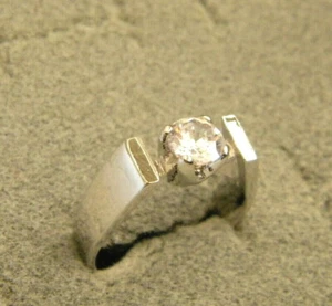 Lady Women's Rhodium Plated Single Clear 6mm Round CZ Solitaire Ring Size 7 New - Picture 1 of 3