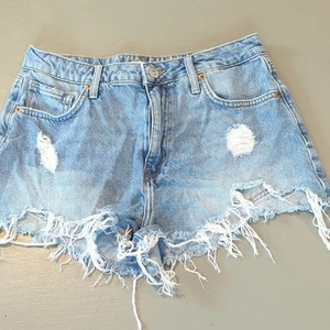 Forever 21 Jean Shorts Distressed size 27 - Picture 1 of 7
