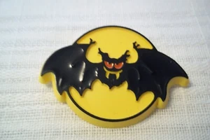 Vintage 1981 Hallmark Anstecknadel - Black Bat - Bild 1 von 2