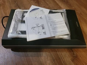 Scanner photo Epson Perfection V600 | JAMAIS UTILISÉ ! Manque boîte, adaptateur secteur - Photo 1/21