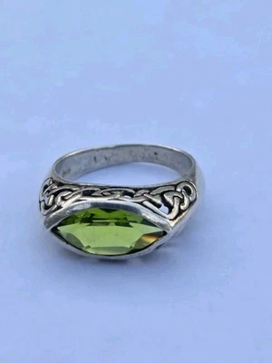 Vintage Celtic Peridot Ring solid .925 Sterling Silver sz 7.5 - Image 1 of 4