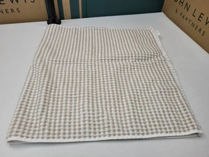 Christy Newlyn Popcorn Hand Towel, Pebble (100 x 50cm) - Picture 1 of 7