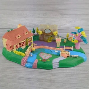 Polly Pocket Magical Moving Pollyville Boutique Village Bluebird 1996 - Imagen 1 de 9