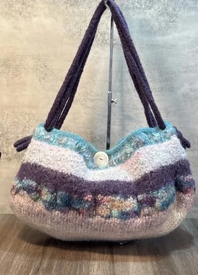 Bolso de Hombro Boho Hecho a Mano Fieltro Lana Púrpura Verde Azulado Rosa Beige Azul con Botón Foto 1 de 4