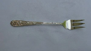 VINTAGE STIEFF "CORSAGE" STERLING SILVER 6 1/8" COCKTAIL SEAFOOD FORK C.1935 - Picture 1 of 4