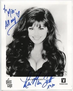Lisa Marie Scott Playboy handsigniertes 8""x10"" Foto mit Coa WWE10-86 - Bild 1 von 2