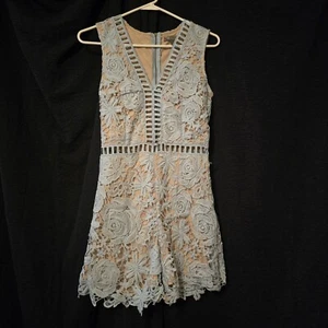 Love by Design Lace & Lattice Romper Sz Small Sleeveless V-Neck Floral Blue  - Picture 1 of 6