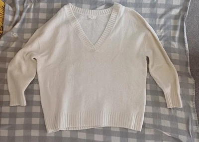 white nitted jumper size XL H&M V neck - Image 1 of 2
