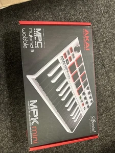 Akai Professional MPKMINIWHITE MKII Controller compatto per tastiera e pad - Bianco - Foto 1 di 2