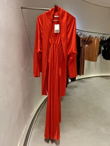 ZARA BNWT 2025. RED SATIN VISCOSE DRESS BATWING SLEEVES SCARF. 2678/617/600 - Picture 1 of 11