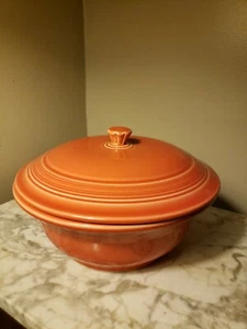 FIESTA WARE ORANGE CASSEROLE DISH WITH LID 9" - Picture 1 of 12