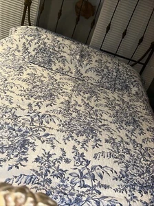 LAURA ASHLEY QUILT Pillow Sham BLUE&WHITE COTTAGE FLORAL TWIN /80b - Picture 1 of 6