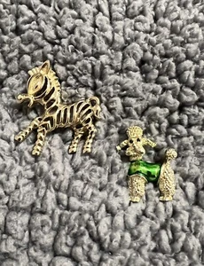 Two Vintage Pin Brooches 1 Zebra 1 Poodle Signed - Picture 1 of 9