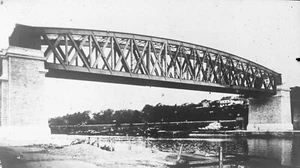 CONFLANS SAINTE HONORINE Ancien Pont Eiffel - Positif Verre 10 x 8,5 - 2 - Picture 1 of 1
