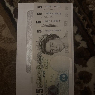 4 England 5 Pounds 2002 notes in numerical sequence   JDD22 7 15070-071-072-073 - Image 1 of 4