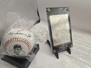 Ken Griffey Jr 1997 Gold Performance Mint .999 Silver Card & Ball w COA & Ständer - Bild 1 von 6