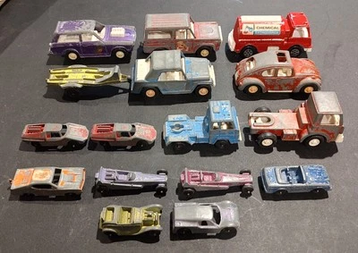 Lot Of 16 Tootsie Toy Metal Diecast Vehicle Trucks Cars - Image 1 of 4