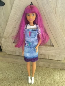 2021 Mattel Barbie Friseursalon Stylist #GTW36 Hispanic Barbie Puppe Kleid Schuhe - Bild 1 von 24