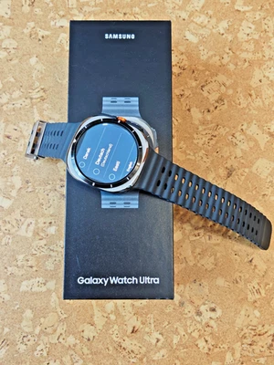 Samsung Galaxy Watch Ultra 47mm LTE Bluetooth 32GB Saphirglas Titanium Silver - Bild 1 von 4