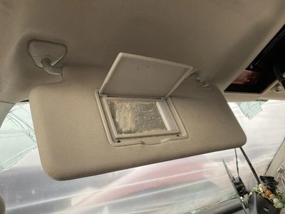 Parasol izquierdo usado se adapta a: Nissan Titan XD 2017 con iluminación izquierda grado A Foto 1 de 4