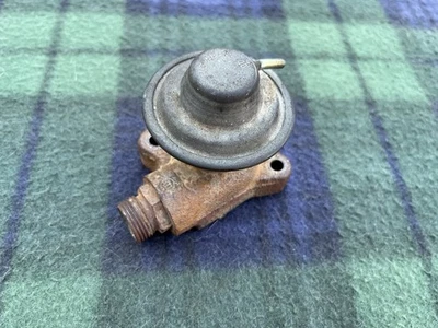 Válvula Mercedes-Benz R107 560SL EGR OEM 86-89 Foto 1 de 4
