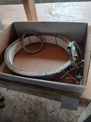 Tempco BCH04695 Ceramic Band Heater 2500W 240V  - Image 1 of 4