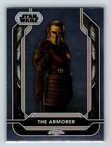 Tarjeta base Costco cromada Topps de Star Wars 2024 #40 The Armorer - Imagen 1 de 2